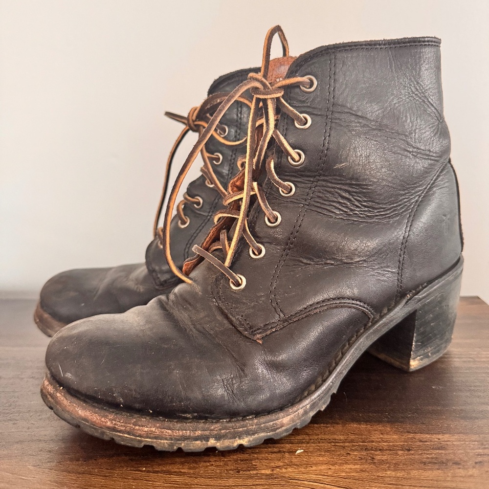 Frye Sabrina Ankle Heeled Boots 8 1/2